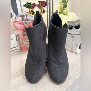 DV8 Women's Blue Suede Ankle Boots size 7.5